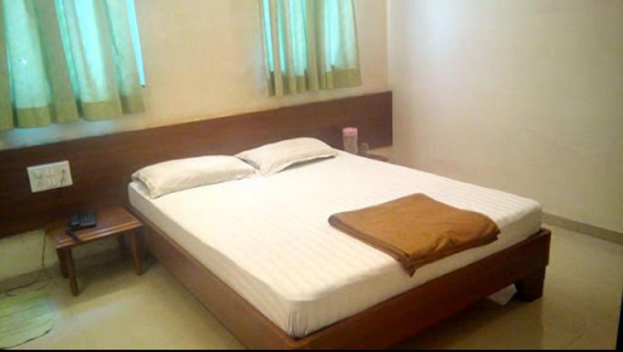 Hotel Rajdeep ปูเน่ ภายนอก รูปภาพ