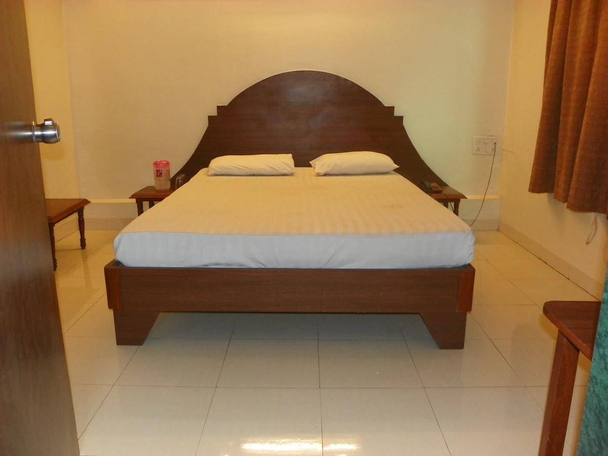 Hotel Rajdeep ปูเน่ ภายนอก รูปภาพ